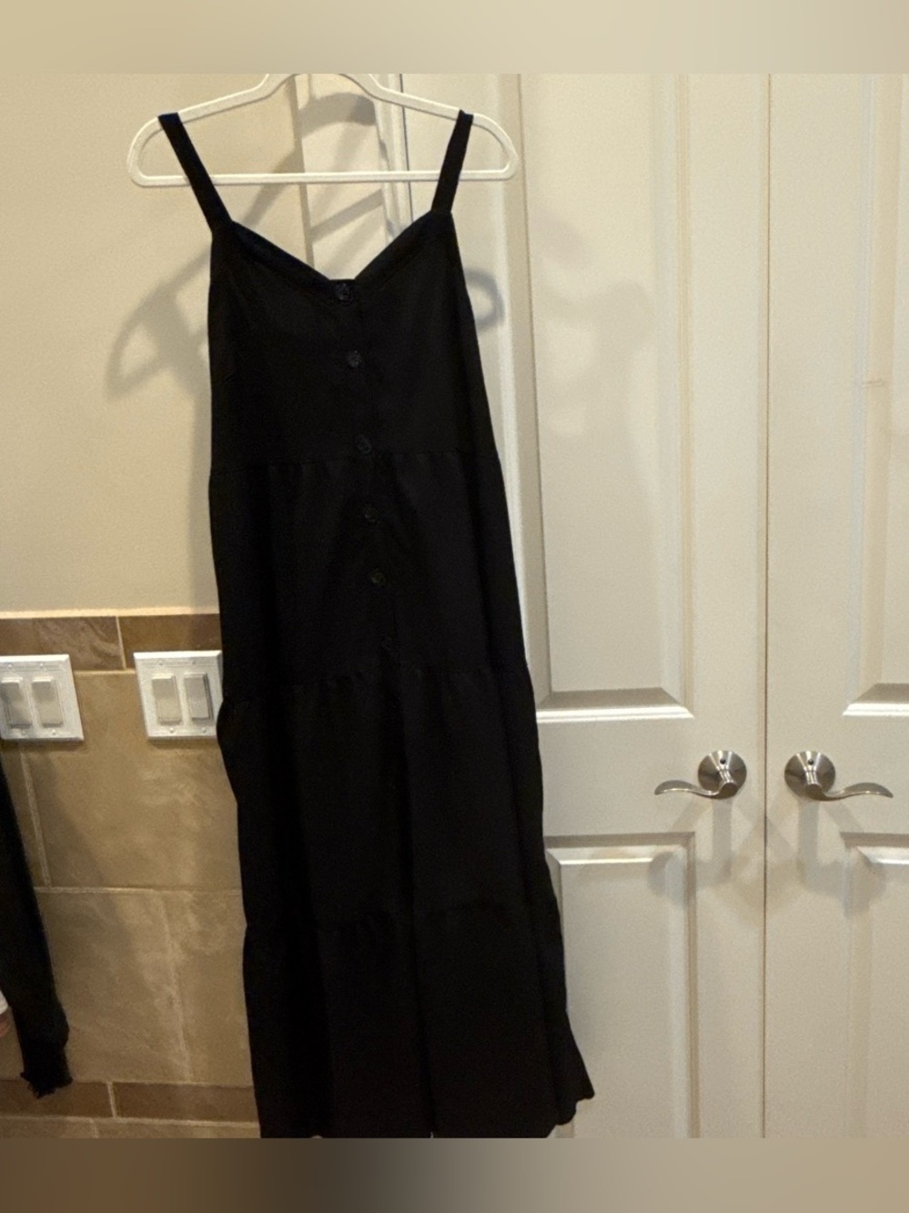 Coco + Carmen Black Tiered Button-Front Maxi Dress